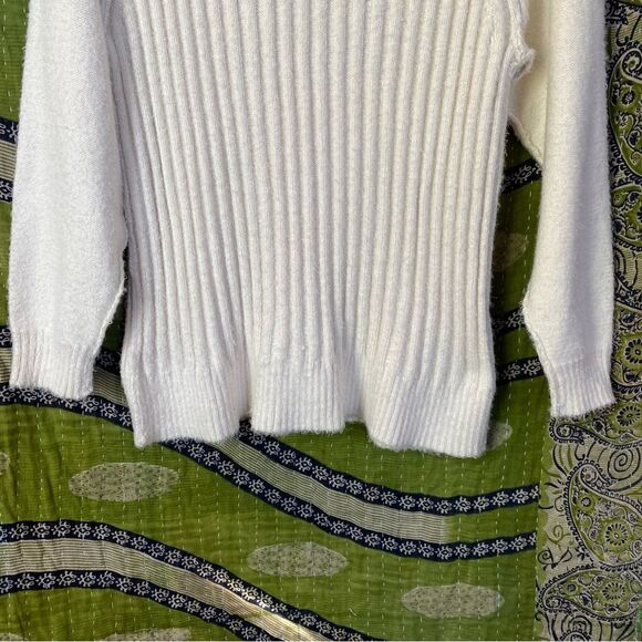 NWT Altar'd State Off White Oversized FuzzyTurtleneck Ribbed Sweater Size Medium - Picture 8 of 16